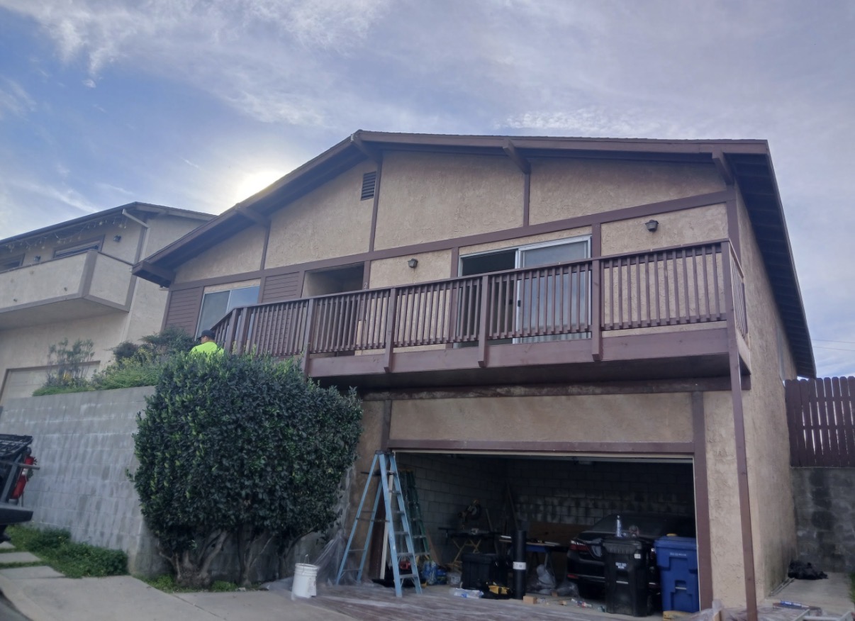 Full house view with completed deck and balcony